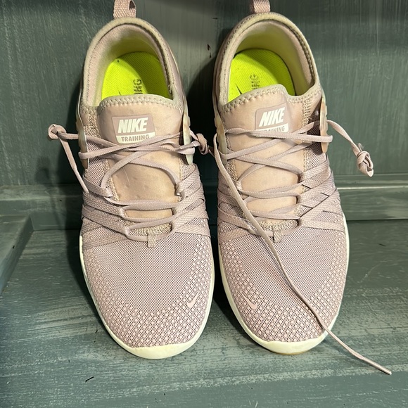 Nike Free Training Shoes - Picture 2 of 8